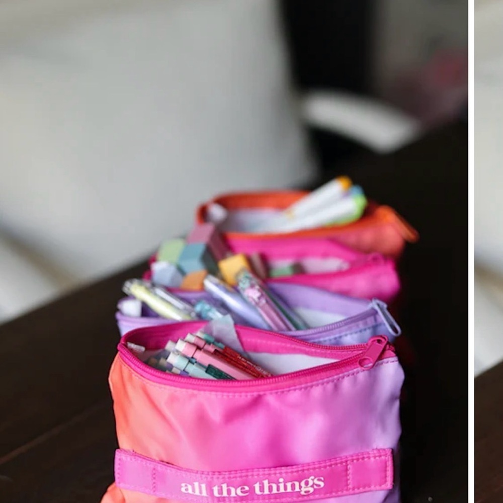 Jadelynn Brooke expandable organizer - Picture 5 of 5